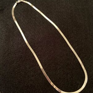 Sterling Silver Necklace 18” 6.60 g flat 1/4 Stunning